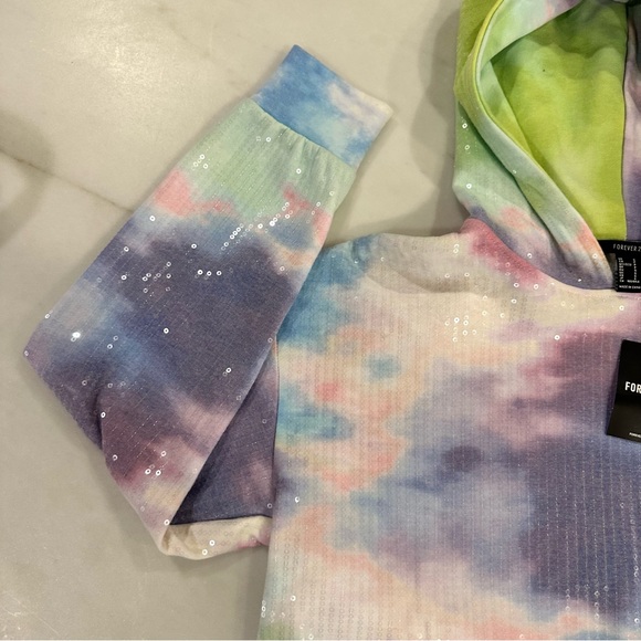 New with tags FOREVER 21 sequin tie dye hoodie in size small - Picture 5 of 10